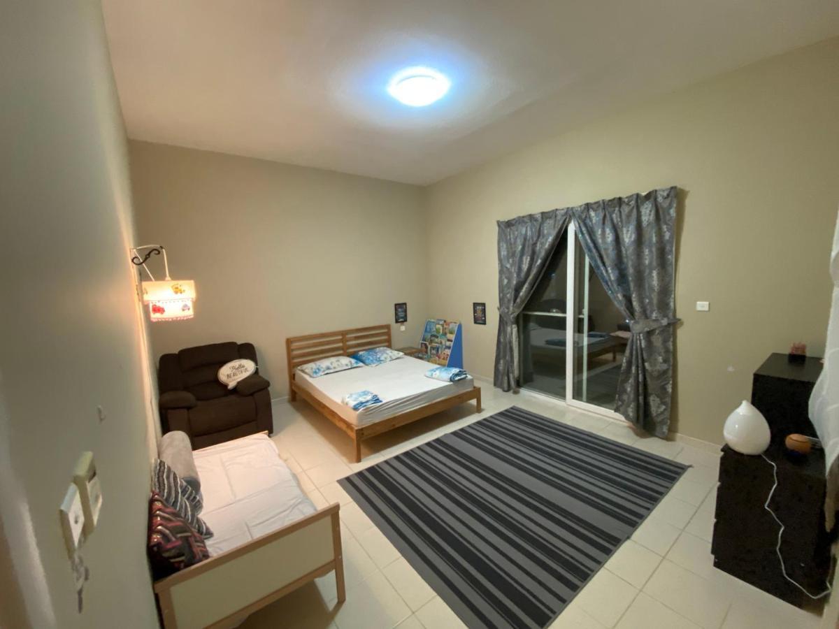 Spacious 4-Bedroom Villa, Children Friendly ดูไบ ภายนอก รูปภาพ