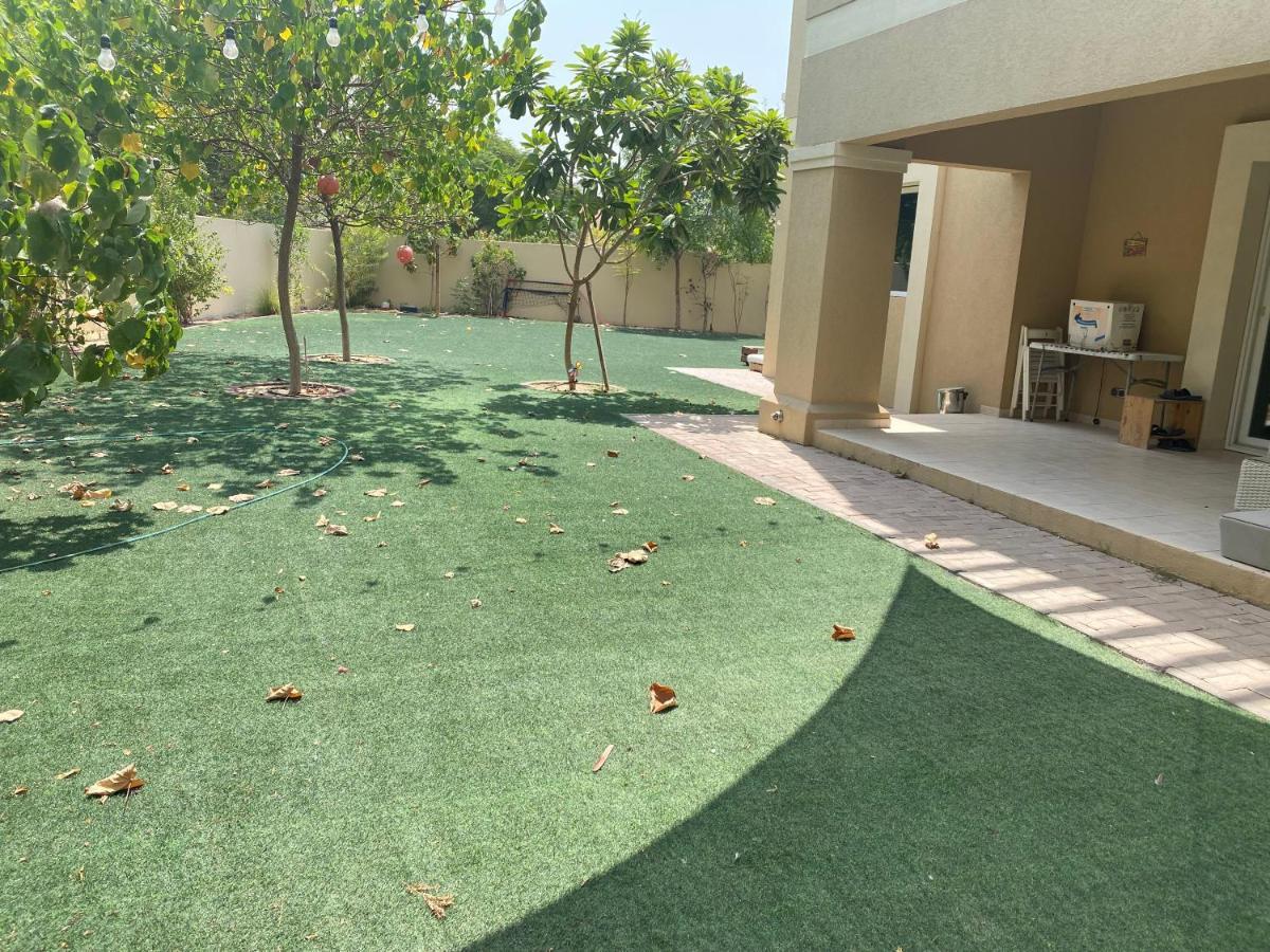 Spacious 4-Bedroom Villa, Children Friendly ดูไบ ภายนอก รูปภาพ